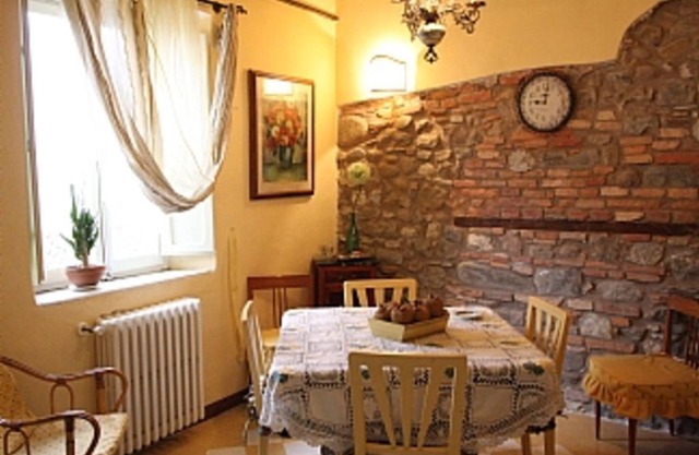 Apartment With Garden In The Hearth Of "Barga Vecchia"