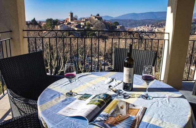 Apartment with Heated Pool and Panoramic View