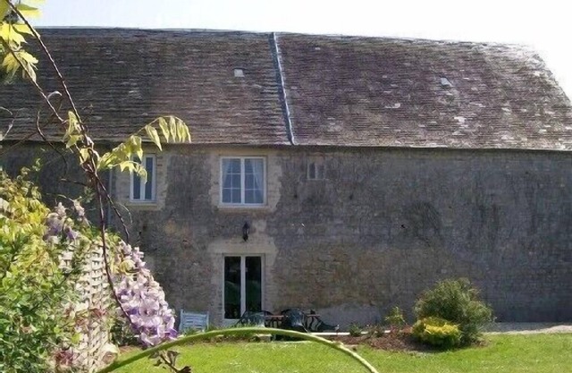 Apartment with large garden prox. from the sea and landing beaches