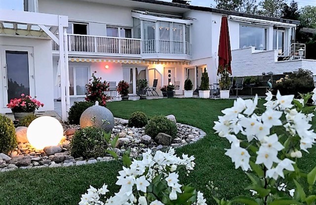 Apartment with pergola, garden, barbecue and terrace
