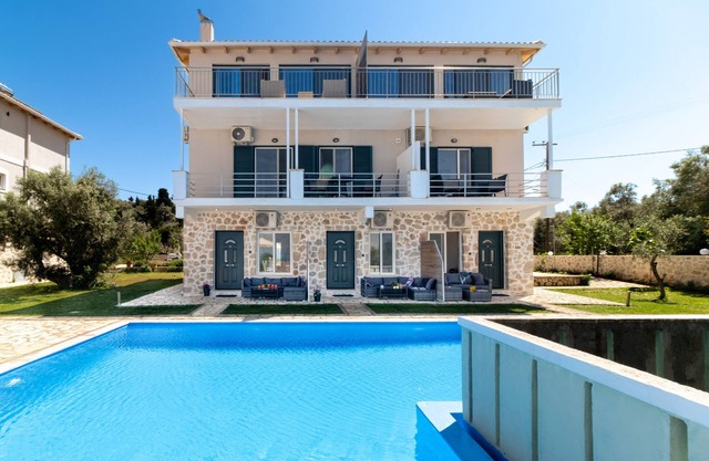 Apartment with Pool View, Sea View, Wi-Fi & Terrace