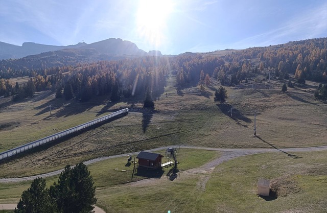 Apartment with splendid view, south-facing, at the foot of the slopes