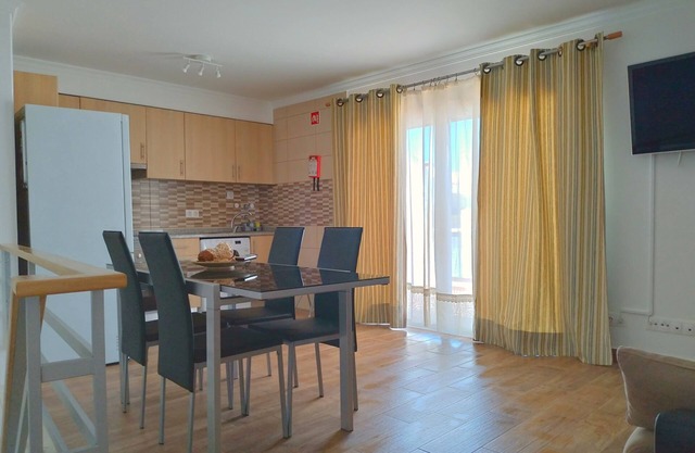 Apartment with terrace 300 meters from Monte Gordo beach.