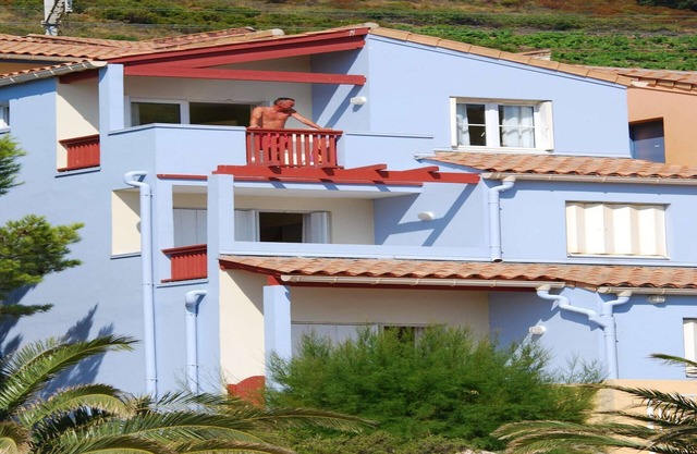 Apartment with Terrace Views