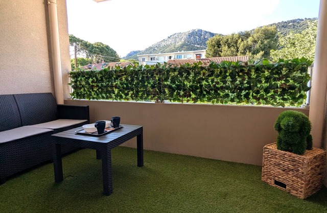 Apartment with terrace in the heart of Toulon