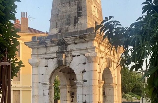 Apartment with terrasse and jacuzzi view on Pyramide