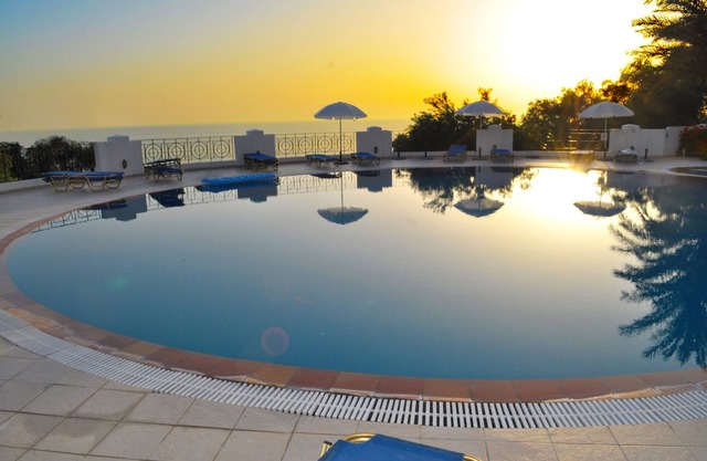 Apartments with pool "Maria" on Agios Gordios beach in Corfu