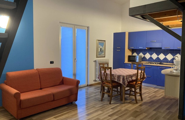 App with 2 ideal e rooms for 4 people with lake view and private parking space