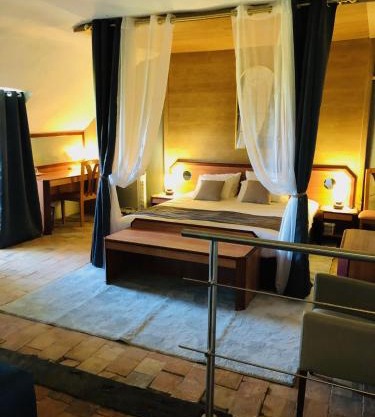 Appartement - LES COMBLES DU CHATEAU DES MARAIS - Avec vue sur le lac - POUR 2 à 4 PERSONNES