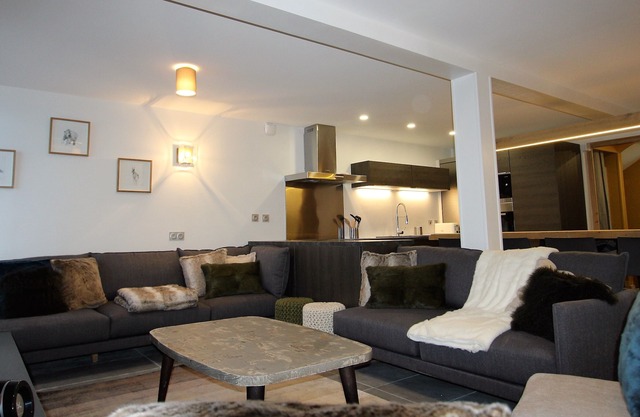 Appart 10 pers ski in ski-out - 4bdr/4bath - wifi, sheets, cleaning included