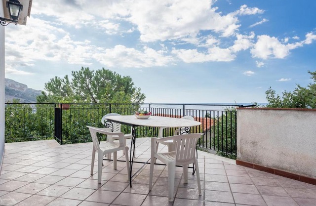 Appartamento vista mare e montagna