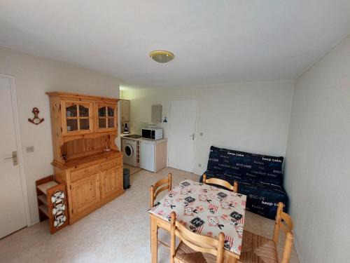 Appartement 2 pièces à 300m de la plage avec balcon ensoleillé à Saint-Georges-de-Didonne - FR-1-550-48