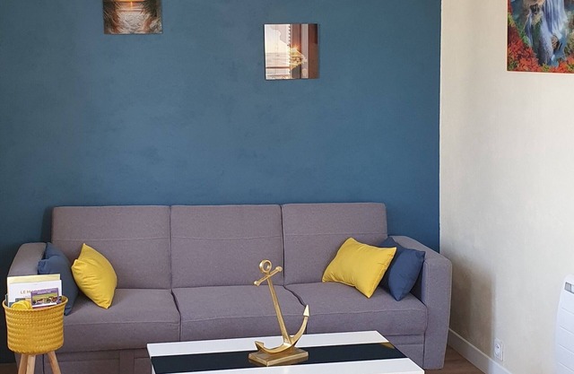 Appartement vue mer A 50 m de la Plage!