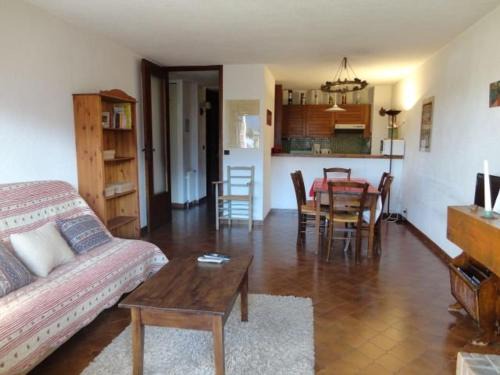 Appartement 2 pièces pour 6 personnes, cabine, parking, au cœur du village, proche des pistes - FR-1-572-166