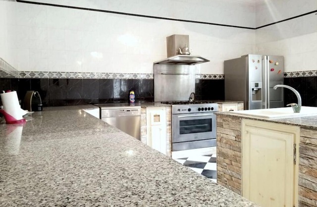 Appartement 200 m 2 + 5 min du c.c.o