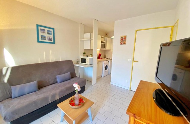 Appartement-6 pers-Résidence les Villegiales du Môle-Bord de mer Parking & balcon