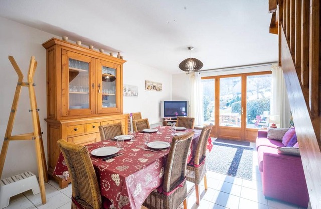 Appartement 8 personnes à Génos - Wifi, près du lac - FR-1-695-22