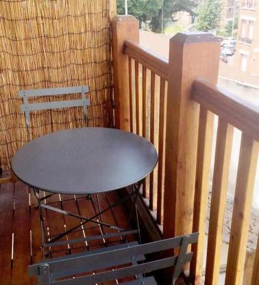 Appartement Charme petite terrasse à 400m de Paris