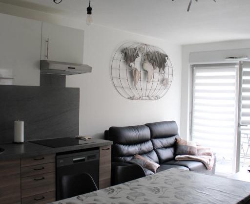 Appartement confortable avec parking privé