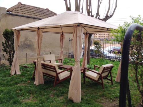 Appartement confortable à Roanne avec jardin et parking