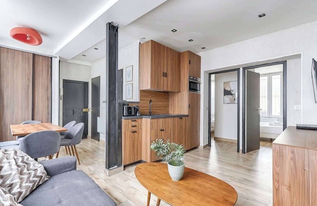 Appartement de charme 2BR Canal Saint Martin