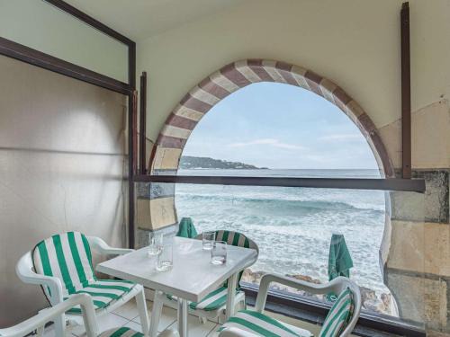 Appartement en Bord de Mer avec Parking à Hendaye - FR-1-2-444