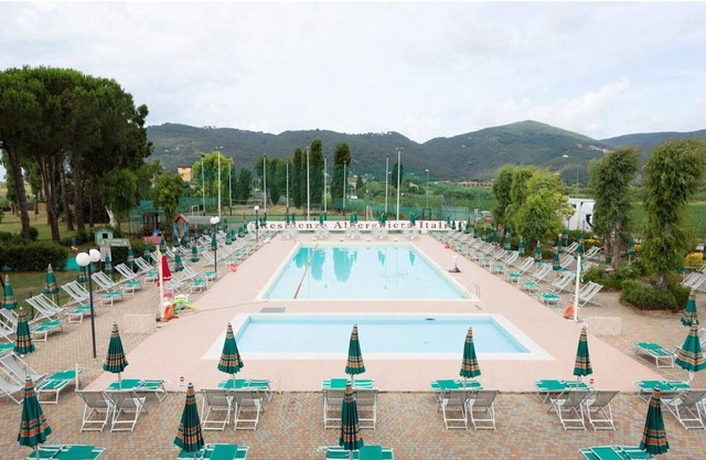 Appartement in Luni mit Pool