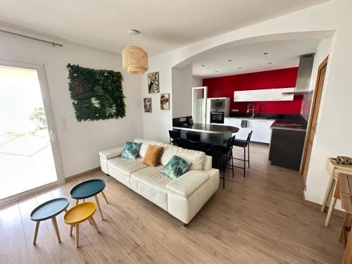 Appartement Logement entier avec piscine