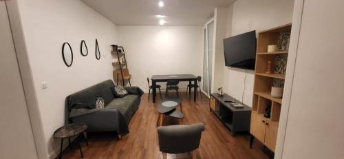 Appartement moderne avec cour extérieure Villemomble F3 59m2