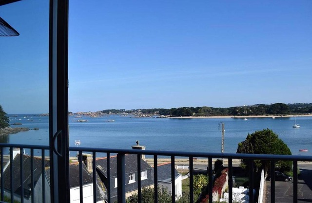 Appartement rénové à Trégastel avec vue sur mer et parking - FR-1-368-117