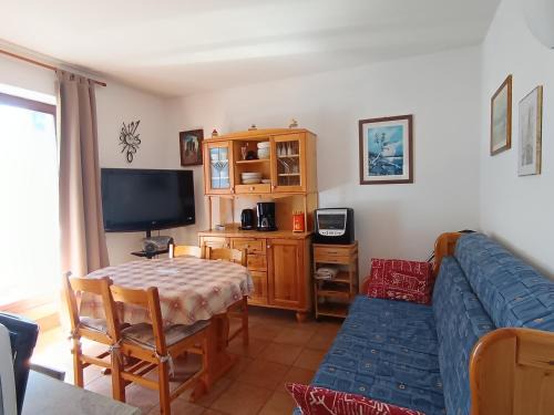 Appartement rénové 2 pièces + coin montagne - 6 pers - Centre village près des pistes - 2* - FR-1-445-119