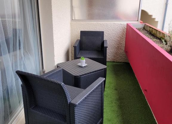 Appartement rénové près république