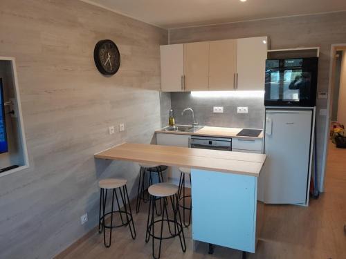 Appartement refait à neuf à 10min de Praloup