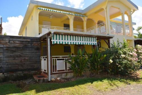 Appartement spacieux a Sainte Luce avec piscine privee 100 m²