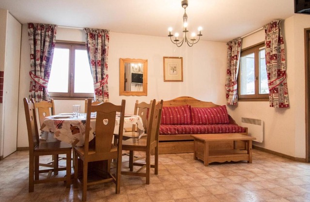 Appartement spacieux au pied des pistes pour 6 personnes, Lanslevillard-Val Cenis - FR-1-508-11