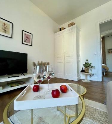 Appartement t2 cosy hypercentre 3mn de la plage