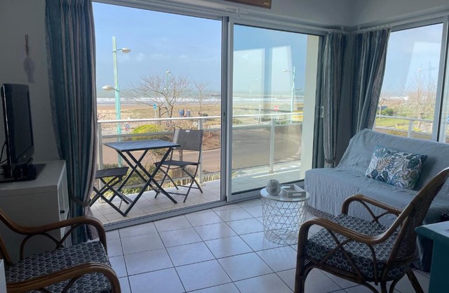 Appartement T2 vue mer les pieds dans l'eau avec parking privé