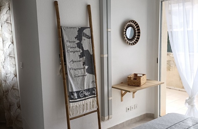 Appartement T3 Avec Parking à 5mn à Pied de la Plage et du Port de Calvi