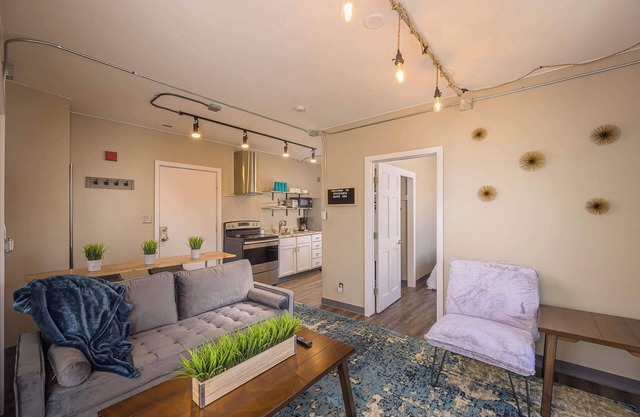 Appleton Apartment: 2 Bedrooms, Free Parking!