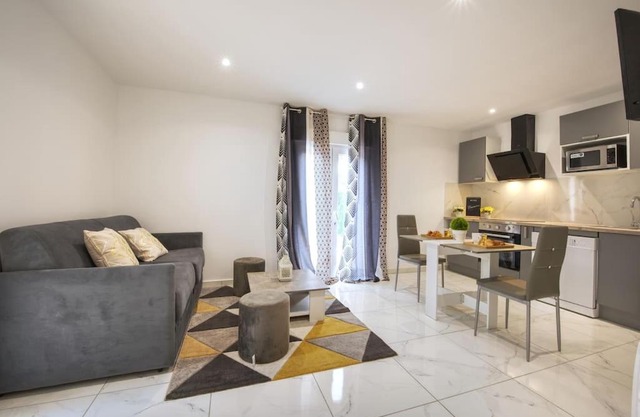 Appt P2 de 1 à 6 pers à Rognac