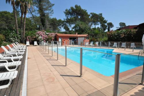 Appt Studio avec Balcon Parking privé, Piscine, proche Golf St Donat