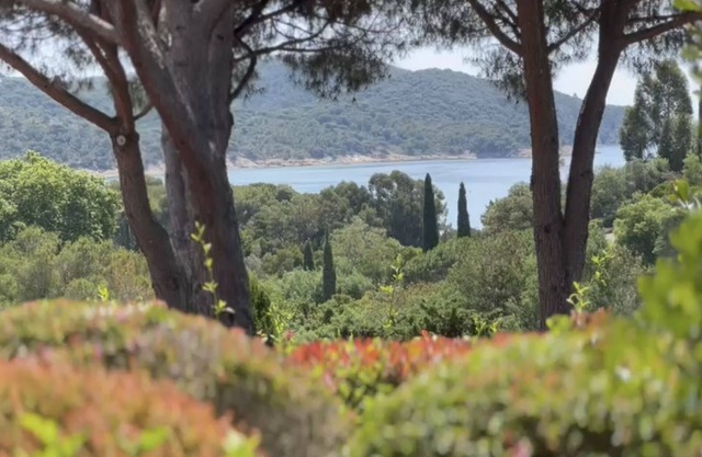 Apt 4 Pers. Sea View. Gigaro beach on foot. Croix Valmer Swimming Pool, Tennis