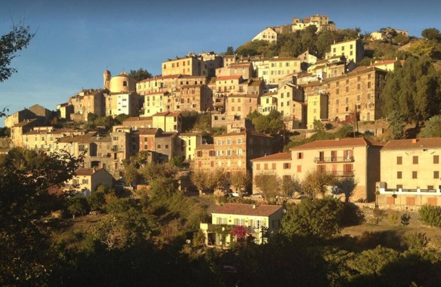 Apt. 4p. atypical renovated in pretty village Oletta