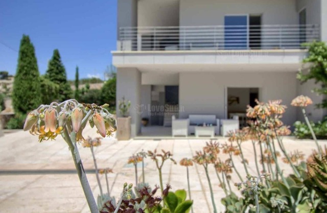 Apt B - Beach View Villa Controvento