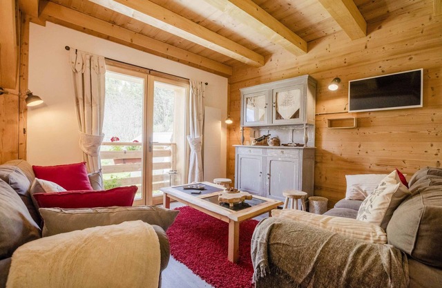 Apt Elise - Les Alberts/Montgenevre/Claree valley