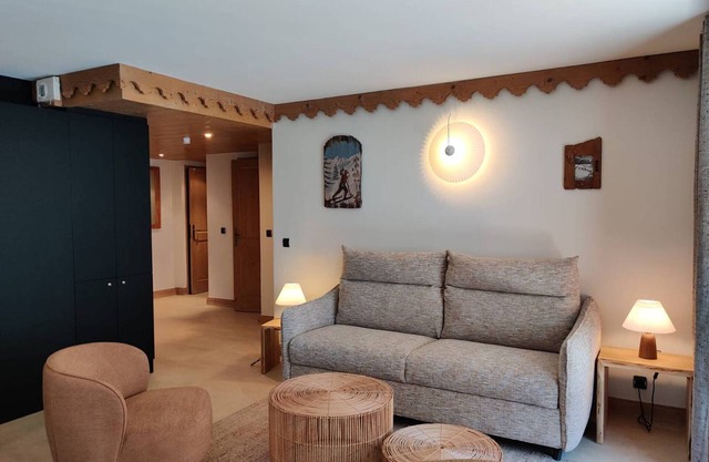 Apt for 6 with pool, spa, parking, pets allowed
