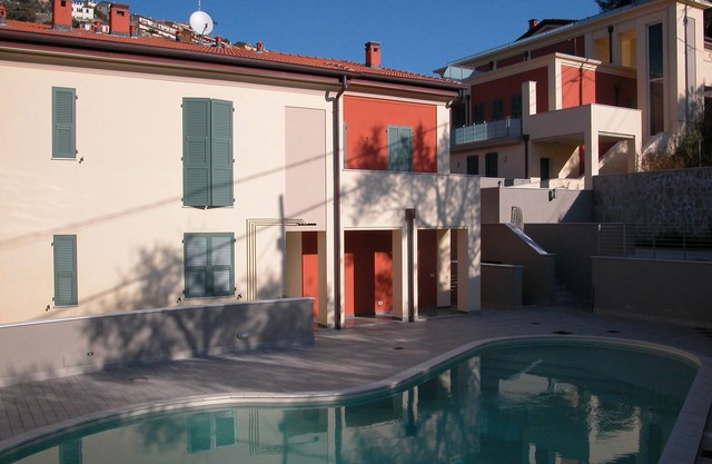 APT IN RESIDENCE WITH POOL - APARTMENT IN RESIDENCE WITH POOL