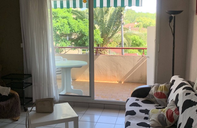 APTARTAMENTO OF 45 M2 WITH PARKING AND WIFI. 30 m. of the beach