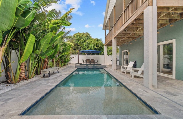 Aqua Vista l Beach Views l Heated Pool/Spa