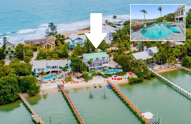 Aquarius South: Luxe 10BR/6BA , w/heated swimming pool+spa, private dock & more